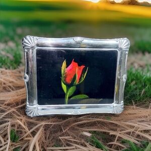 Silver Scalloped Shell Edge Picture Frame 5x7 Tabletop Easel Back Polished Metal